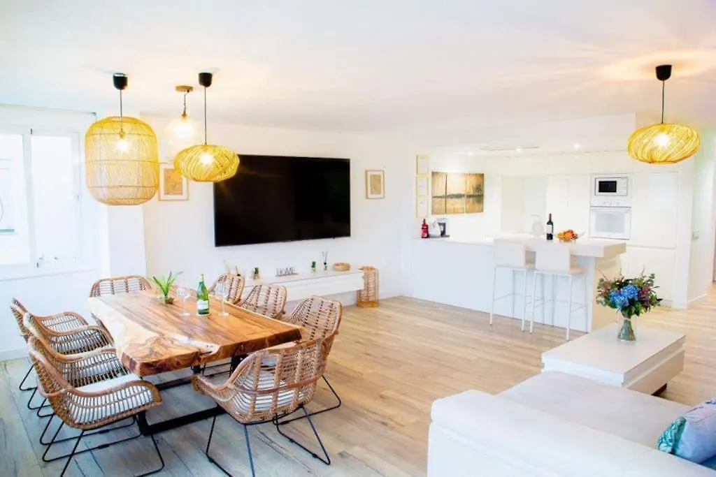 Beautiful Spacious Two Bed Facing The Ocean! マルベーリャ