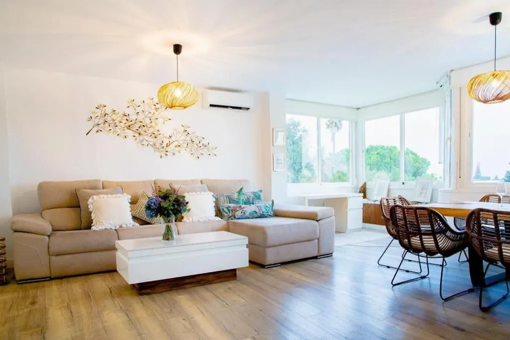 Beautiful Spacious Two Bed Facing The Ocean! Marbella Spain